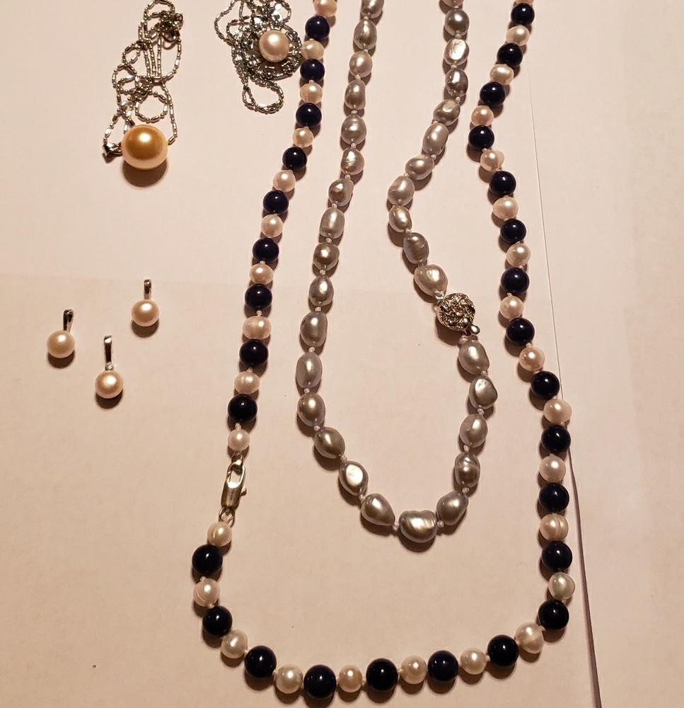 6 pieces pearls Pearl's